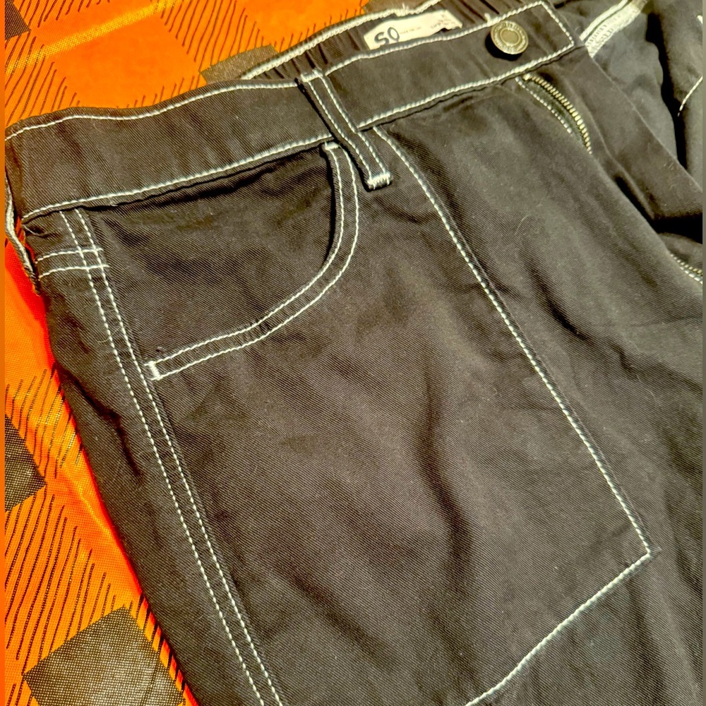 Cargo high rise wide leg pants. XL black with white detail. 100% cotton NWOT